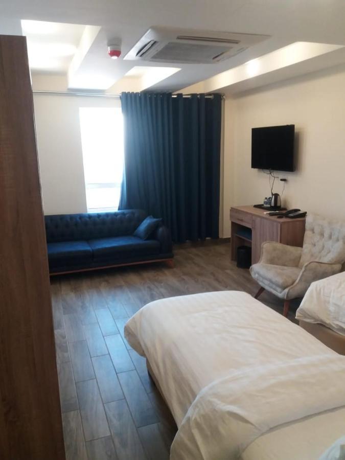La Riva Hotel Aqaba Esterno foto