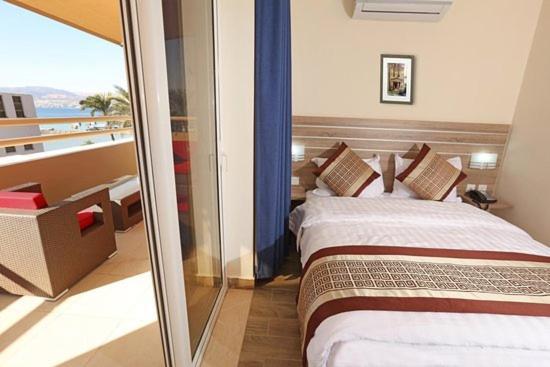 La Riva Hotel Aqaba Esterno foto
